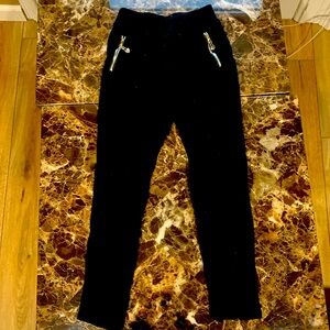 Black leggings with zipper pockets